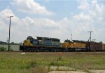 CSX 8429 leads a train towards the yard